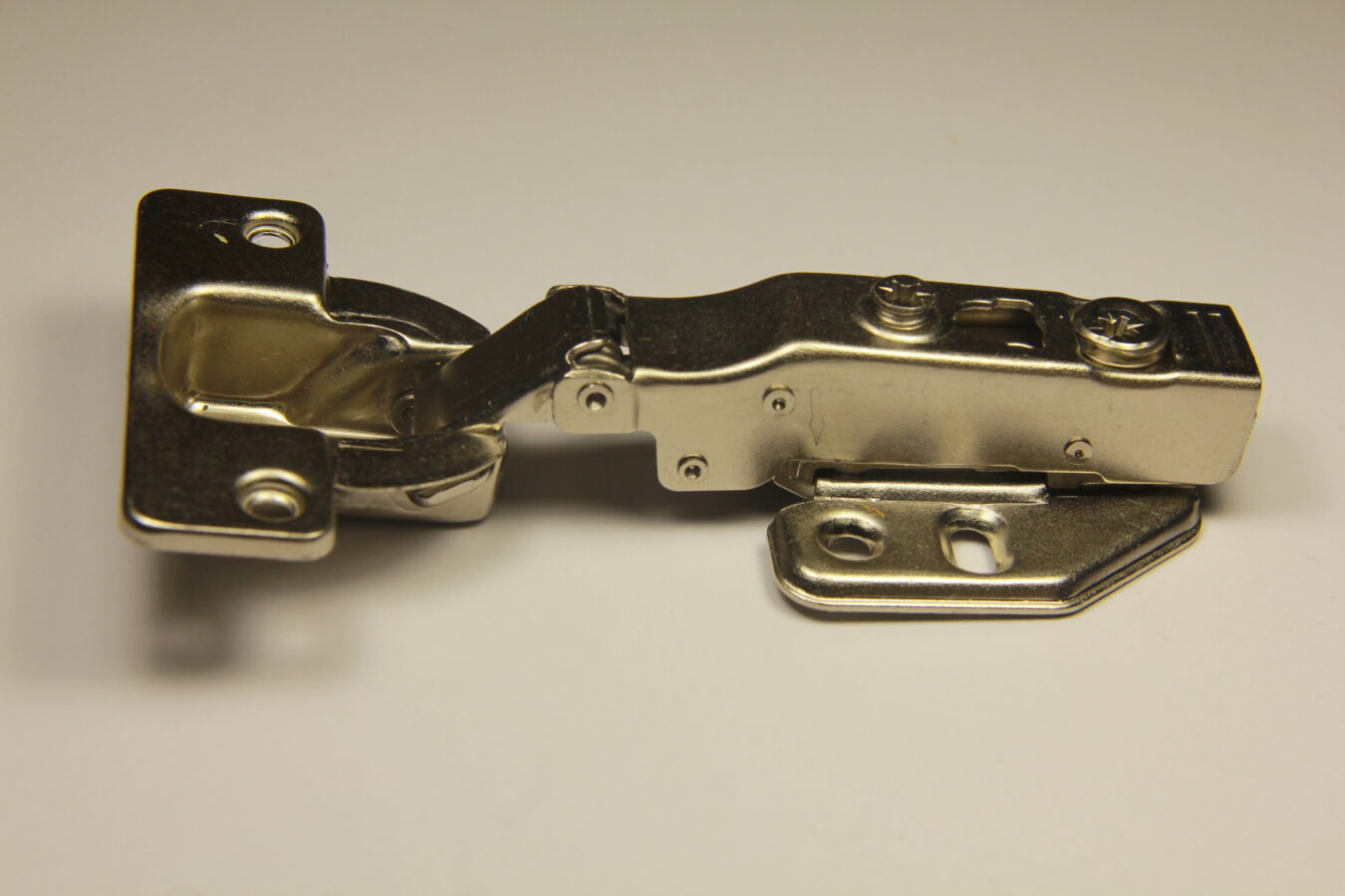 Ban Le Giam Chan Thang